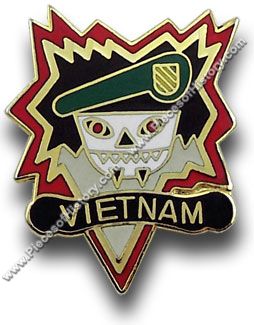 Military Assistance Command Vietnam Pin 1 1/8" U.S